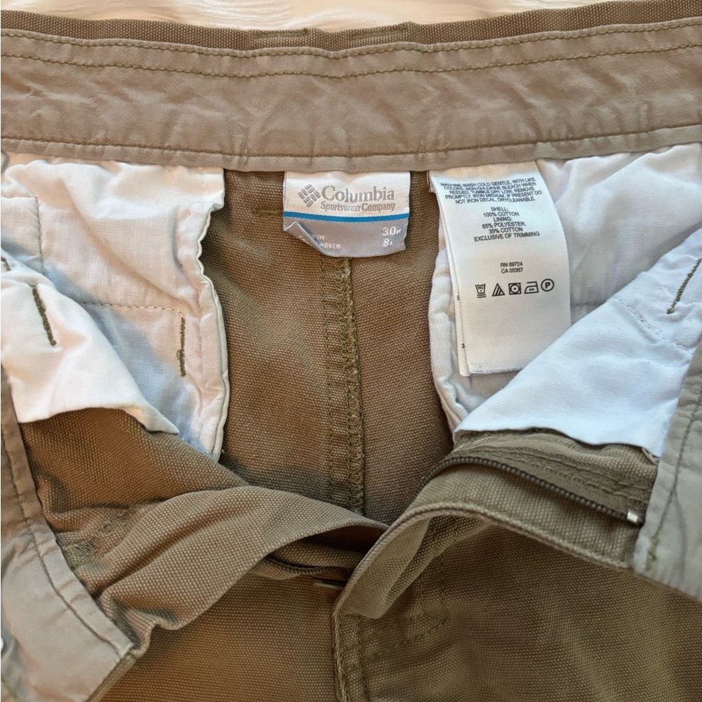 Columbia Outdoor Utility Khaki shorts - size 30” waist - Picture 4 of 8